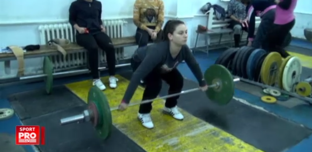 A dat dansurile si gimnastica pe haltere si a ajuns dubla campioana europeana la doar 16 ani
