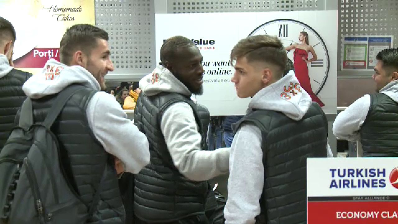 SURPRIZE la plecarea de azi a Stelei in cantonament. Ce jucator a aparut si cu ce freza a venit Gnohere. FOTO_2