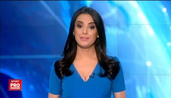 Conduce o companie, dar e si fotbalista de succes! Singura femeie care joaca in echipa barbatilor din Romania