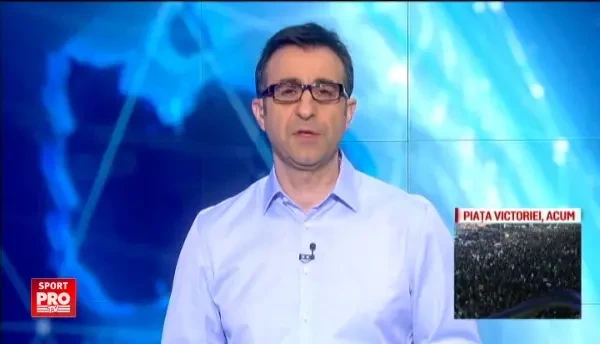 Craiova a rezolvat problema deszapezirii. Jucatorii si fanii au pus mana pe lopeti si au curatat terenul VIDEO