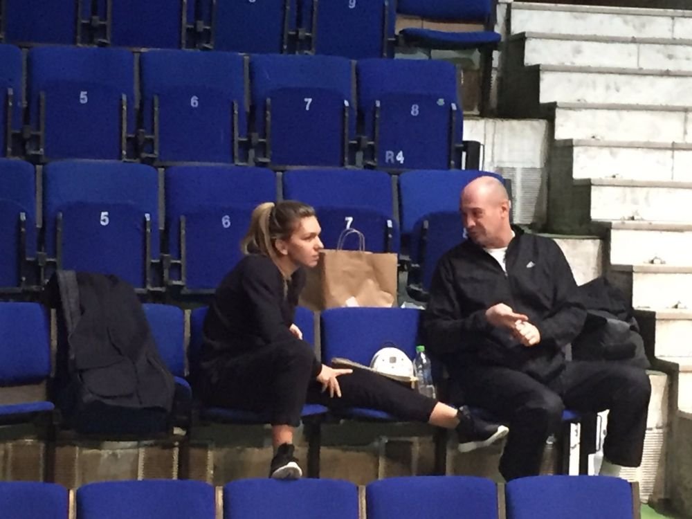 FOTO Halep, alaturi de colegele din echipa de FED Cup! A urmarit antrenamentul Romaniei de la Polivalenta