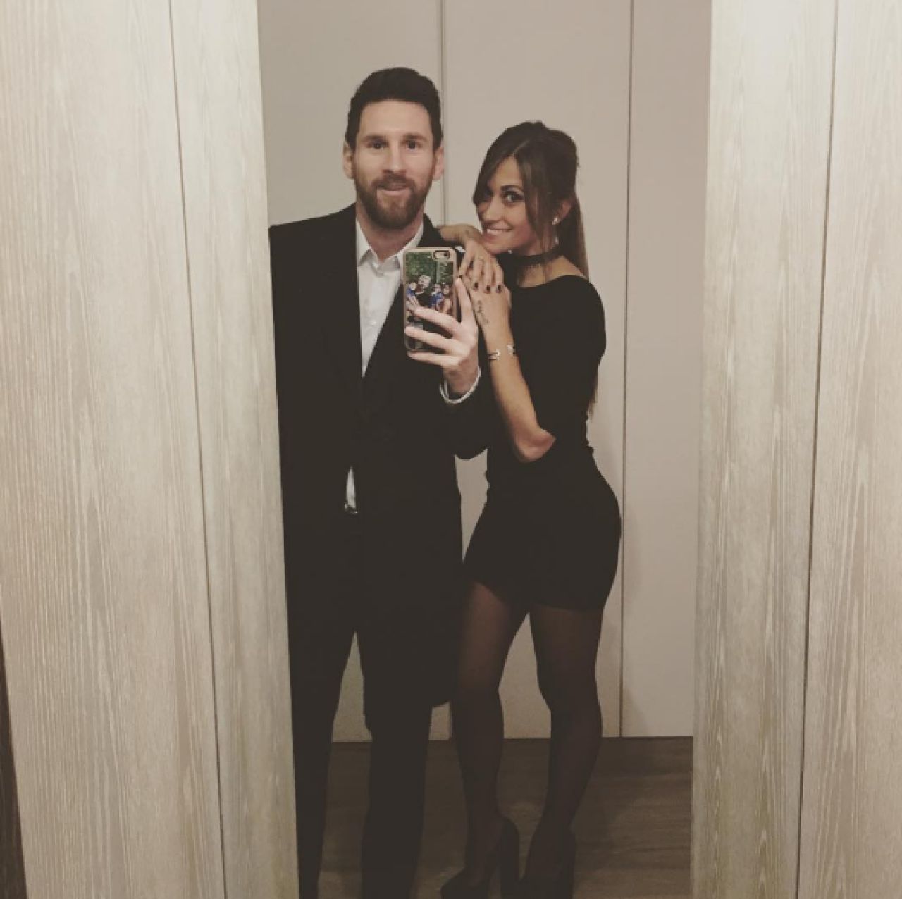 Party de 1000 de zile, party si se intra pe PILE :) Neymar a dat o super petrecere de ziua asa. Cum a aratat tortul_1