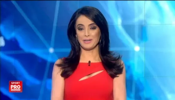 Maria, singura de Valentine's Day. Fiica lui Iordanescu e studenta la ASE si face modelling