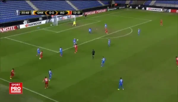 Min 21. Daniel Niculae are prima sansa de gol a Astrei