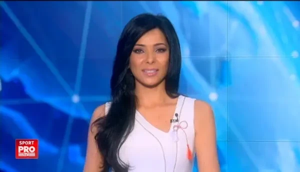 E nascuta in Romania, dar concureaza in Canada. Cine e frumoasa care concureaza cu Bouchard. VIDEO