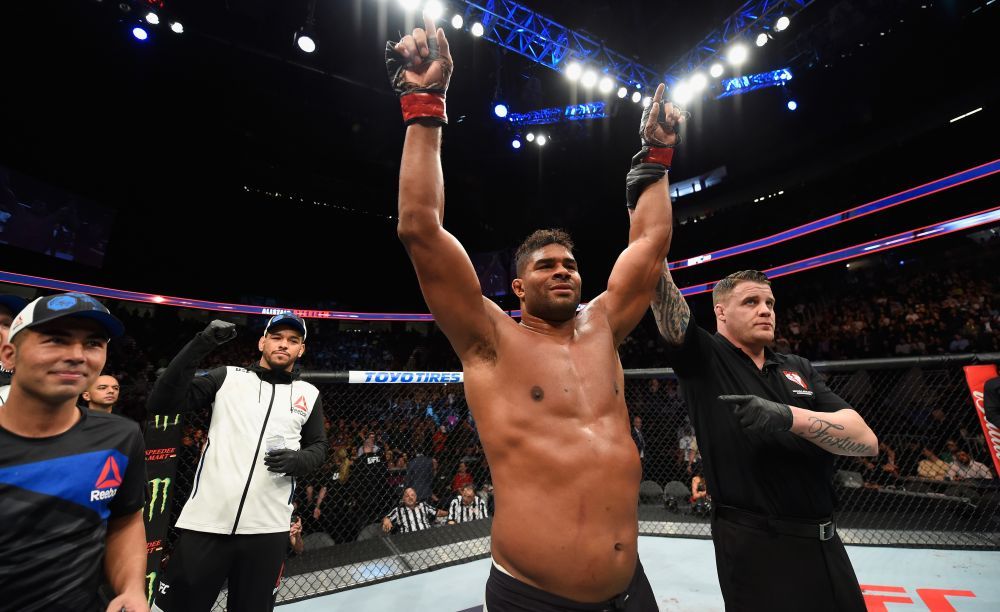 Cum a ajuns sa arate Overeem, cel mai musculos luptator din lume! Are o BURTA de nota 10 :)) FOTO_4