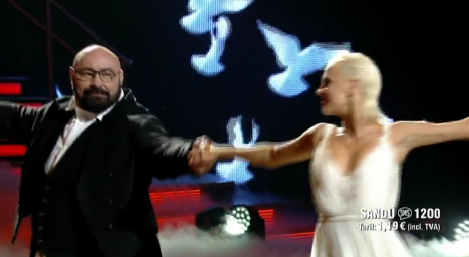 Moment senzational cu Sandu Lungu: luptatorul de 150 de kg a facut spectacol pe podiumul de dans. VIDEO