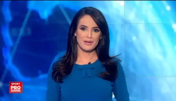 Genial! Porecla pe care i-au pus-o colegii de la Fiorentina lui Ianis Hagi. Juniorul a raspuns: Nu stii ca am concert?! :)