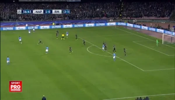 Mertens trimite in bara