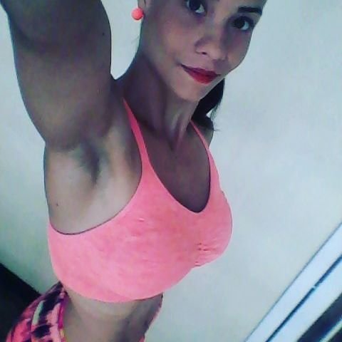 O echipa din Guatemala si-a pus fizioterapeut o BOMBA SEXY! Ce au inceput sa faca fanii la fiecare meci :))_4