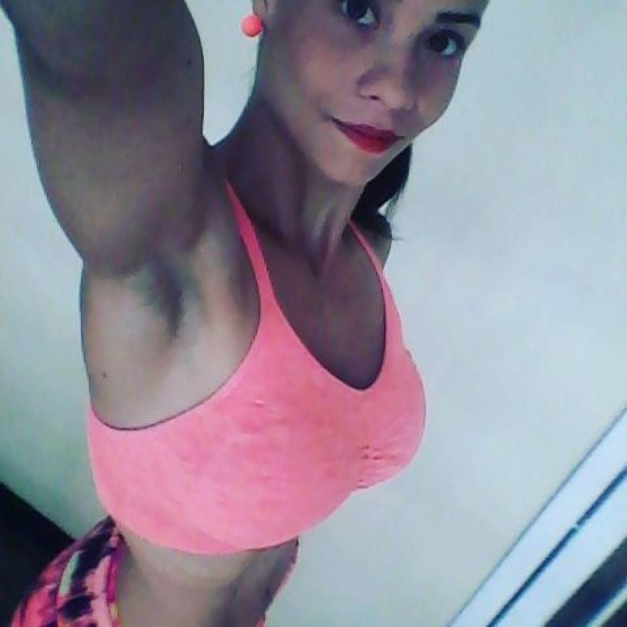 O echipa din Guatemala si-a pus fizioterapeut o BOMBA SEXY! Ce au inceput sa faca fanii la fiecare meci :))_4