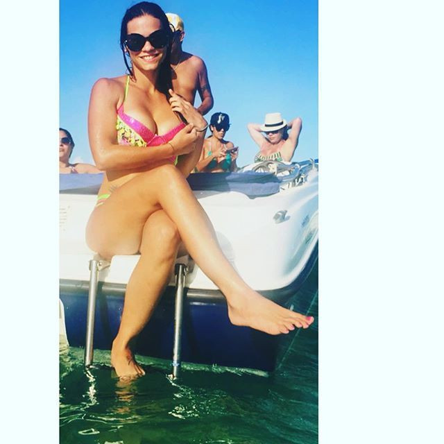 O echipa din Guatemala si-a pus fizioterapeut o BOMBA SEXY! Ce au inceput sa faca fanii la fiecare meci :))_22