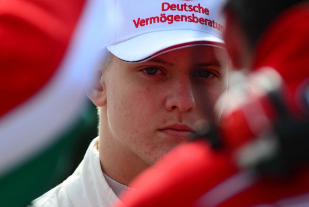 Pe urmele tatalui. Mick Schumacher vorbeste in sfarsit:&nbsp; Este idolul meu! Pentru ca este cel mai bun