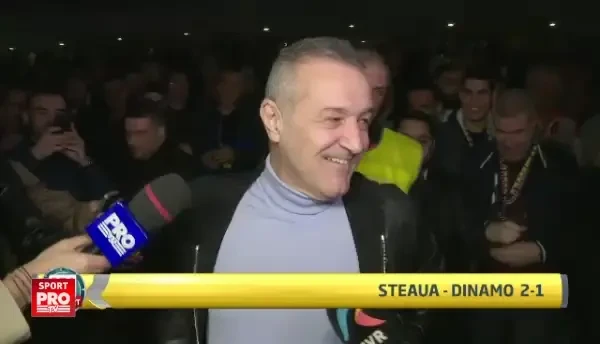 CAMPIONII, OLE OLE! Gigi Becali a inceput sa cante si s-a urcat pe noul Bentley de 200.000 de euro dupa victoria cu Dinamo. VIDEO