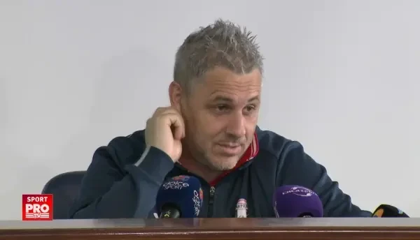 "BLAT cu Hagi? Eu am facut-o pe Steaua campioana, nu uitati!" Sumudica da de pamant cu arbitrajul: "Sa ne respectati!"