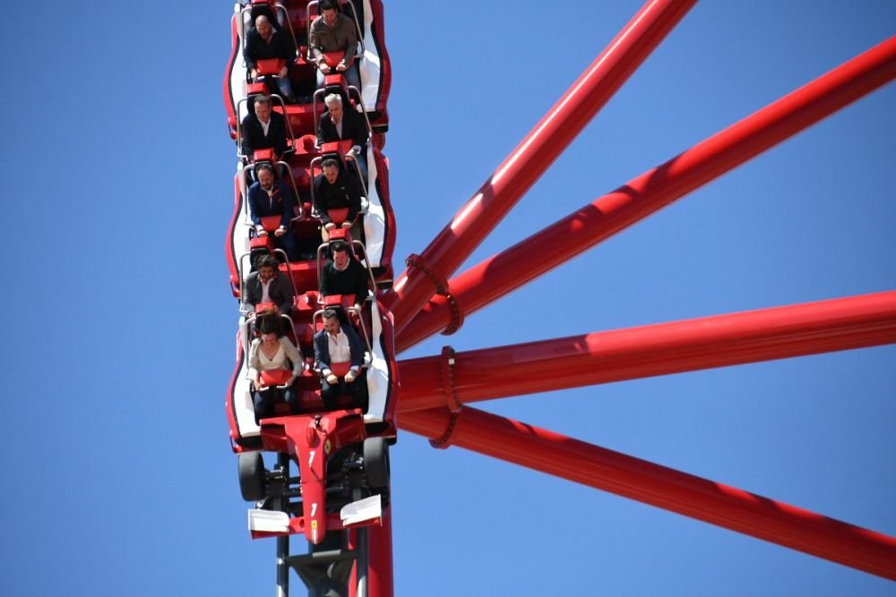 FOTO Ferrari si-a inaugurat astazi bijuteria de 100 de milioane de euro: primul parc tematic din Europa_2
