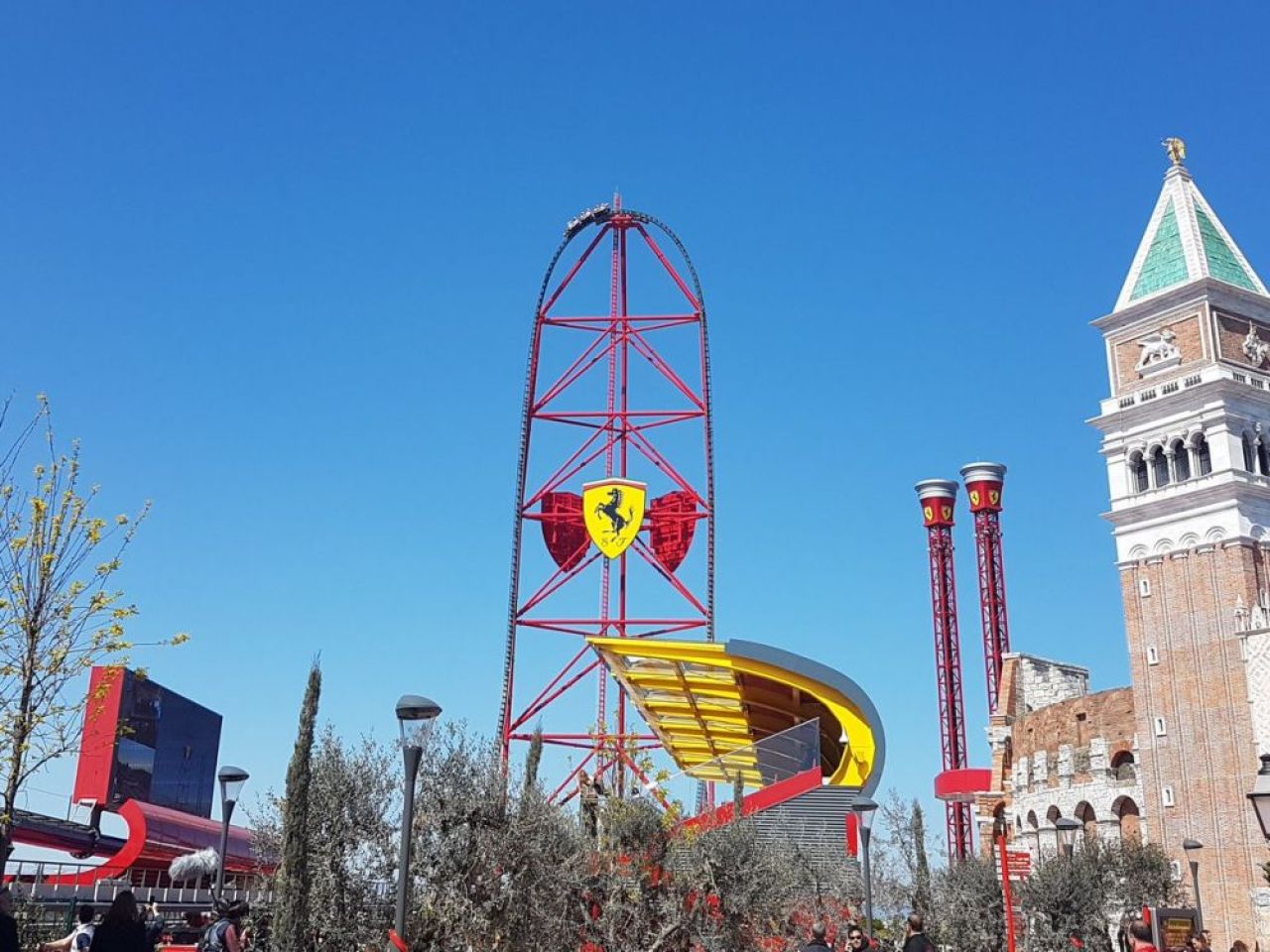 FOTO Ferrari si-a inaugurat astazi bijuteria de 100 de milioane de euro: primul parc tematic din Europa_5