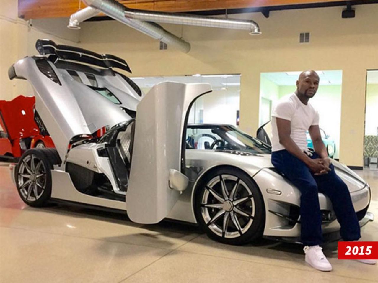 N-a ramas fara bani, dar nu prea mai are loc in garaj :) Mayweather si-a pus la vanzare doi dintre bolizi. Cati bani cere_5