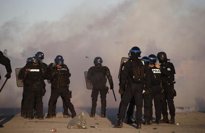 INCREDIBIL! Motivul pentru care turcii au intrat cu BOMBE artizanale pe stadionul lui Lyon! Ce eroare au facut gazdele_2