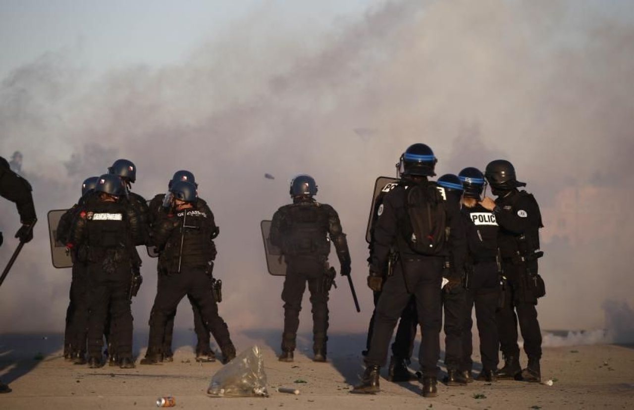 INCREDIBIL! Motivul pentru care turcii au intrat cu BOMBE artizanale pe stadionul lui Lyon! Ce eroare au facut gazdele_2