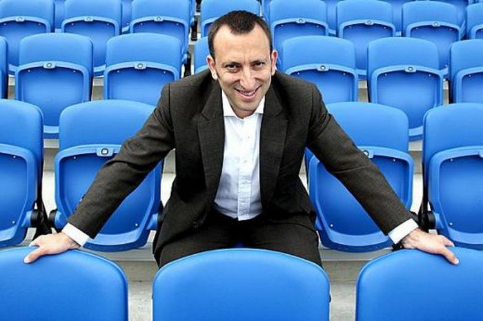 Visul nebun al unui jucator de poker e azi realitate! I-a facut cadou echipei favorite 100 mil &euro;, aseara echipa a promovat in Premier League