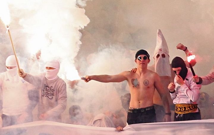 Coregrafie socanta a ultrasilor unei foste castigatoare a Cupei Cupelor, in cinstea lui Hitler. Echipa risca o sanctiune aspra_3