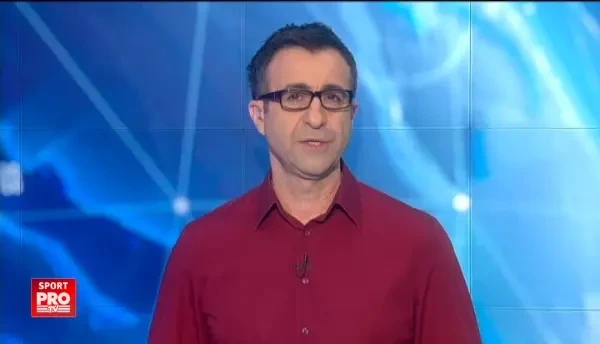 Vedetele de la CSM, Gullden, Manea, Ungureanu si Bazaliu au dat autografe si au facut poze la mall. VIDEO