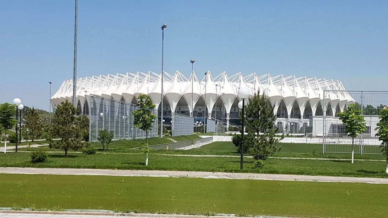 Un roman antreneaza in Uzbekistan, la echipa unde a jucat Rivaldo!