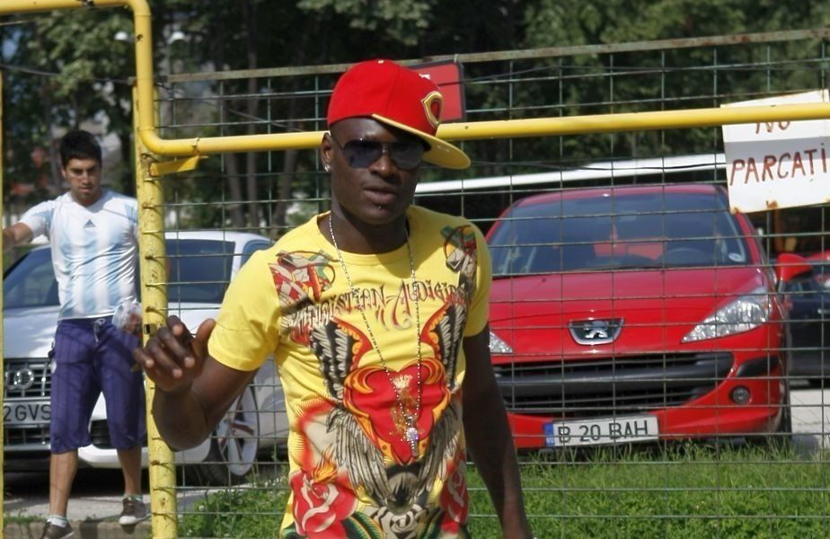 Joaca Deva zici ca-i Barcelona ;) N Doye, antrenorul spectacol: Echipele mele vor juca precum Barca . Cate puncte a obtinut pana acum