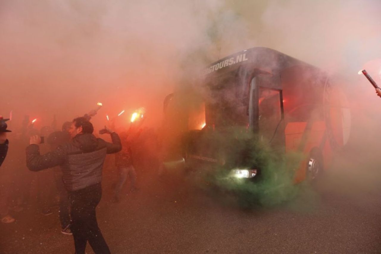 Imagini incredibile: 50.000 de oameni au asteptat pe stadionul gol primul titlu dupa 18 ani! Finalul a fost de cosmar! VIDEO_1