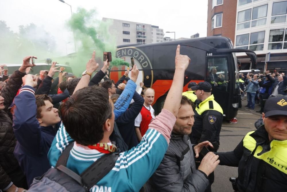 Imagini incredibile: 50.000 de oameni au asteptat pe stadionul gol primul titlu dupa 18 ani! Finalul a fost de cosmar! VIDEO_2