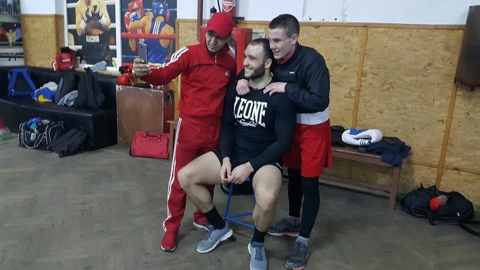 Romanii se bat pentru Centura de Aur cu sportivi din 13 tari. Nistor, singurul pugilist care l-a batut pe greul Joshua, in echipa Romaniei_4