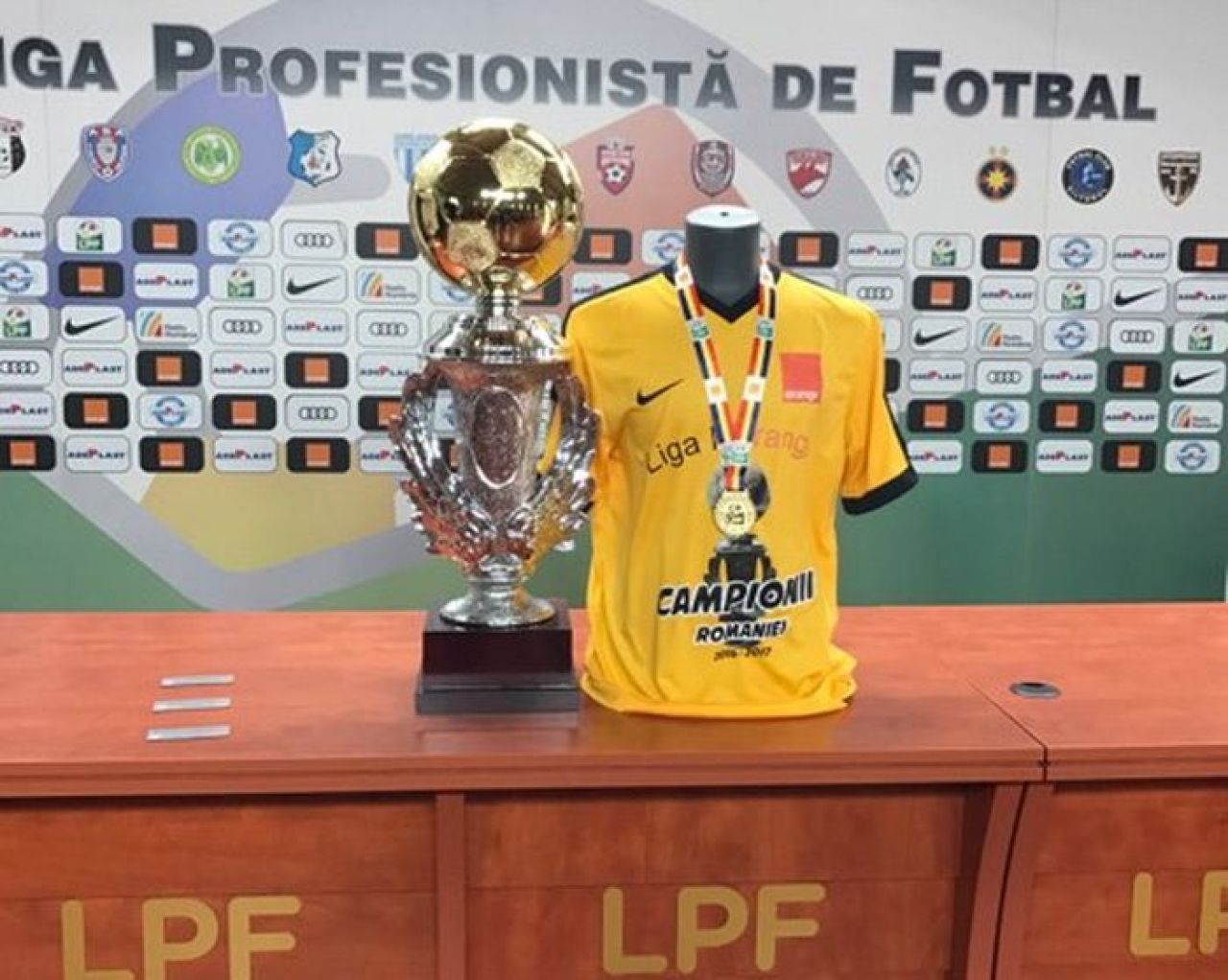 Medalii, tricouri, trofee si arcade pentru toata lumea: LPF si-a triplat bugetul de premiere! Ce se va intampla cu cele doua trofee care raman nedate :)_3