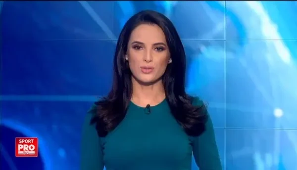 Printesa razboinica se antreneaza cot la cot cu baietii pe Giulesti! Ce sport se practica acum pe stadion