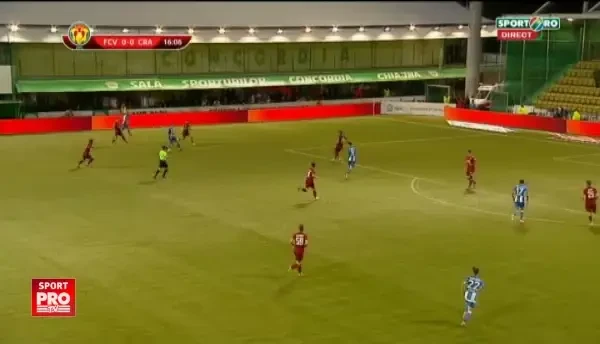 Sut superb Burlacu, mingea loveste ambele bare si este apoi indepartata de Cazan din zona portii!