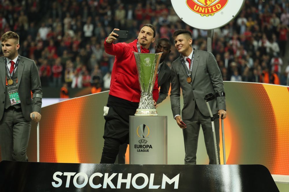ZLATAN SHOW! Ibrahimovic s-a bucurat ca un nebun dupa al 33-lea trofeu din cariera! Ce a facut la finalul partidei_1