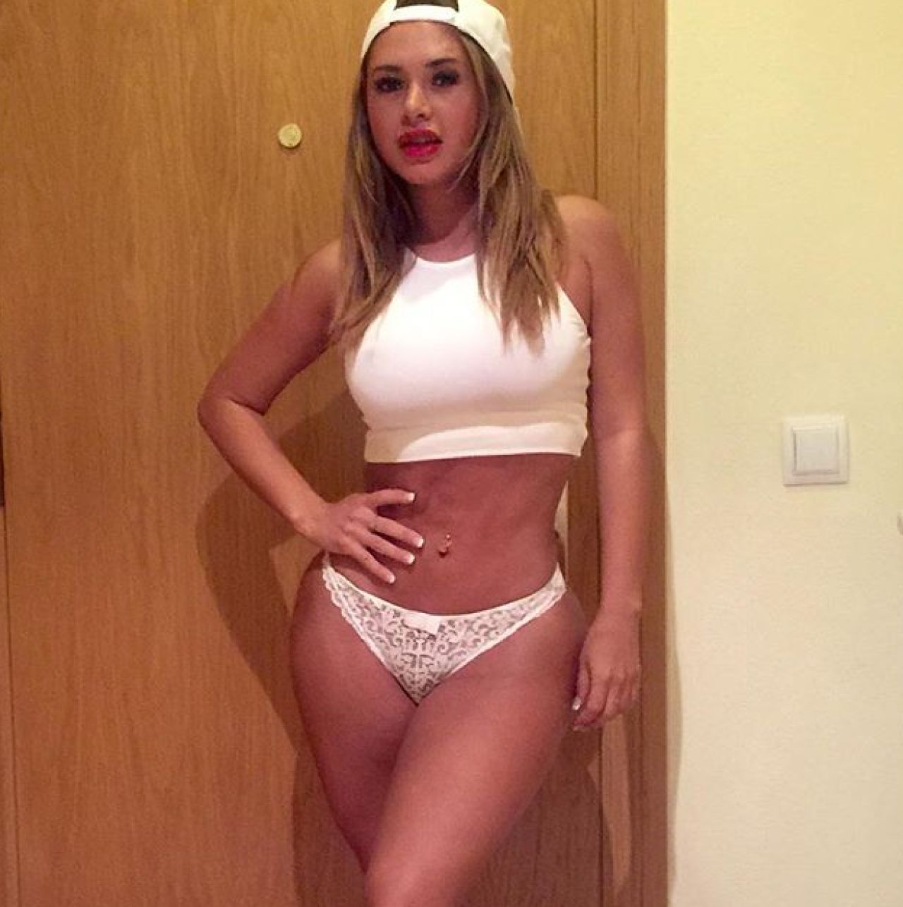 Bomba sexy care s-a DEZBRACAT pentru jucatorii Realului dupa ce acestia au cucerit tilul in La Liga. GALERIE FOTO_5