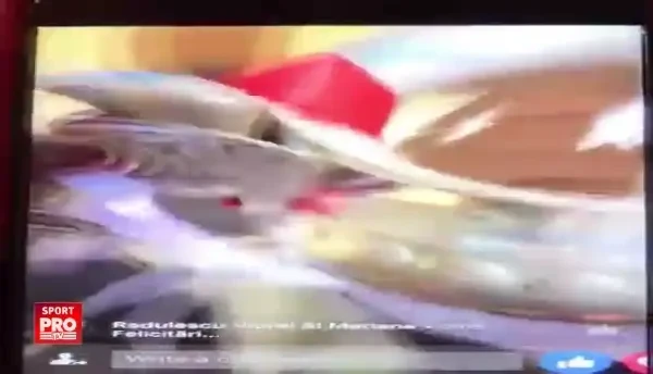 CUPA MANELELOR! Imagini INCREDIBILE! Petrecere cu lautari, mici si trofeul Cupei in curte, LIVE pe Facebook