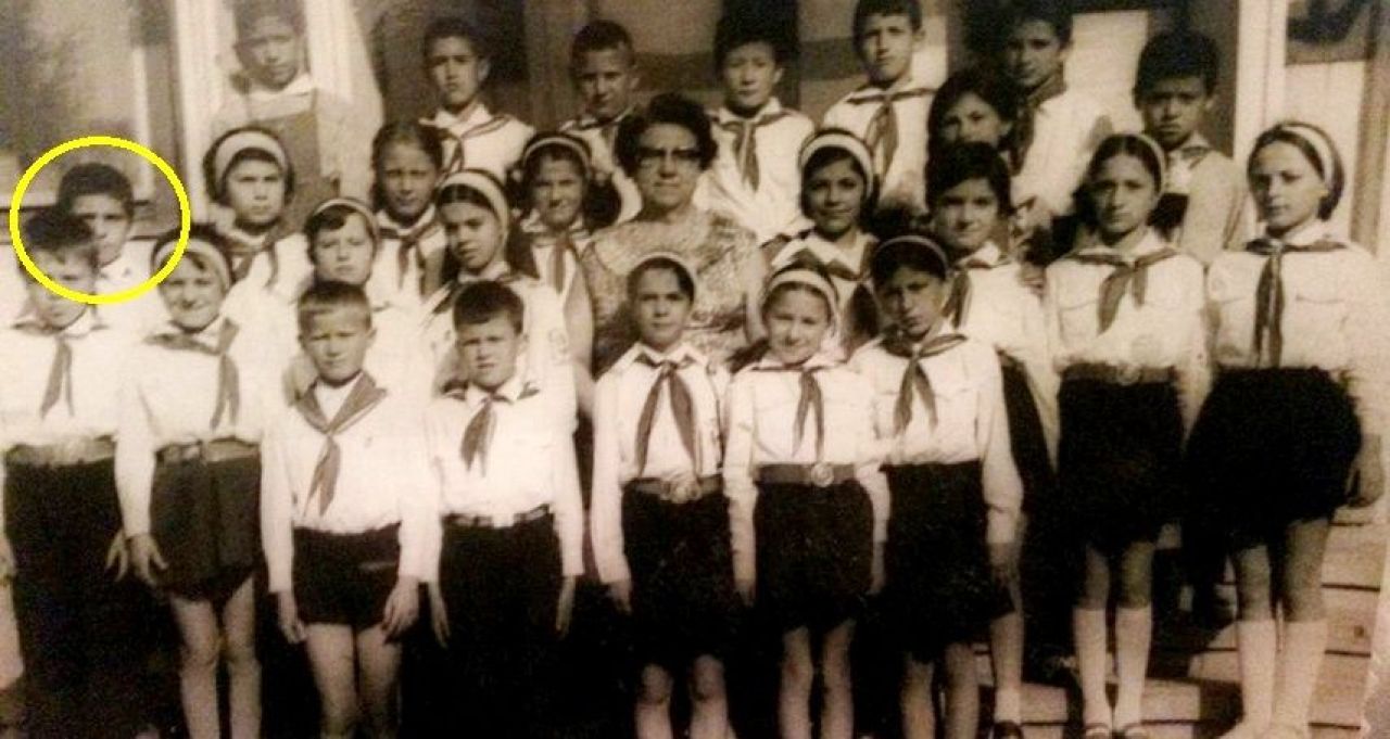FOTO: Hagi asa cum nu l-ai mai vazut! Cum arata antrenorul campioanei in copilarie si cand canta la petreceri_1