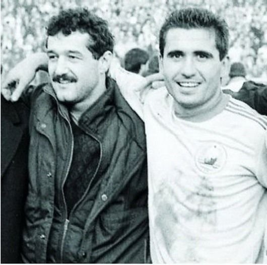 FOTO: Hagi asa cum nu l-ai mai vazut! Cum arata antrenorul campioanei in copilarie si cand canta la petreceri_2