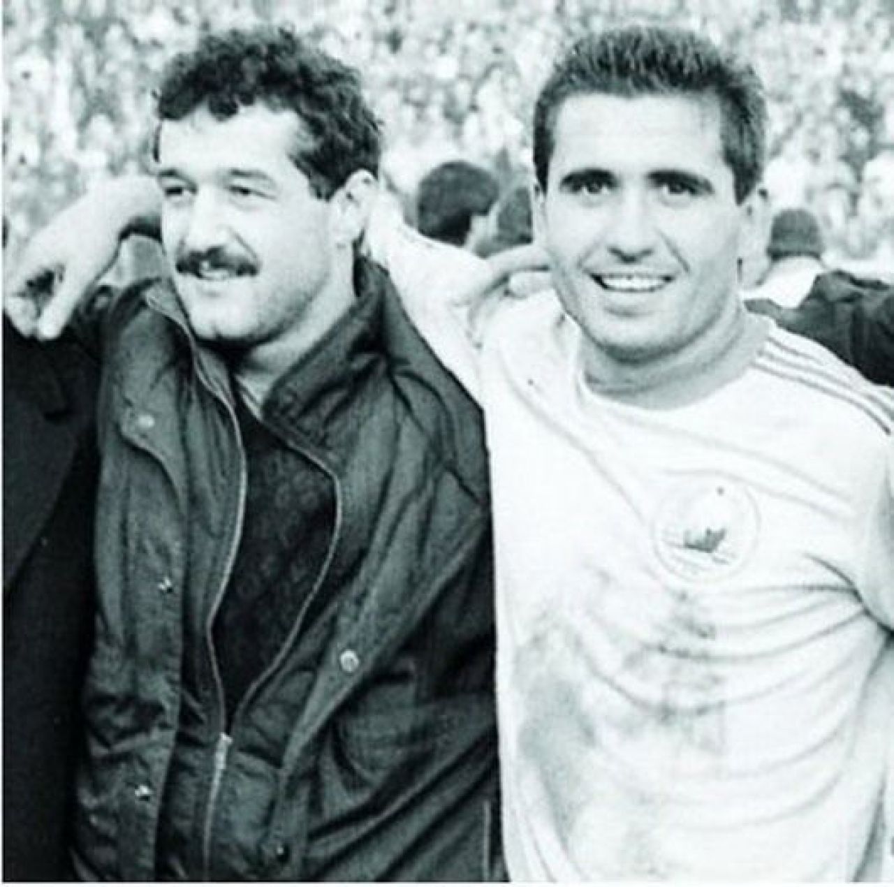 FOTO: Hagi asa cum nu l-ai mai vazut! Cum arata antrenorul campioanei in copilarie si cand canta la petreceri_2