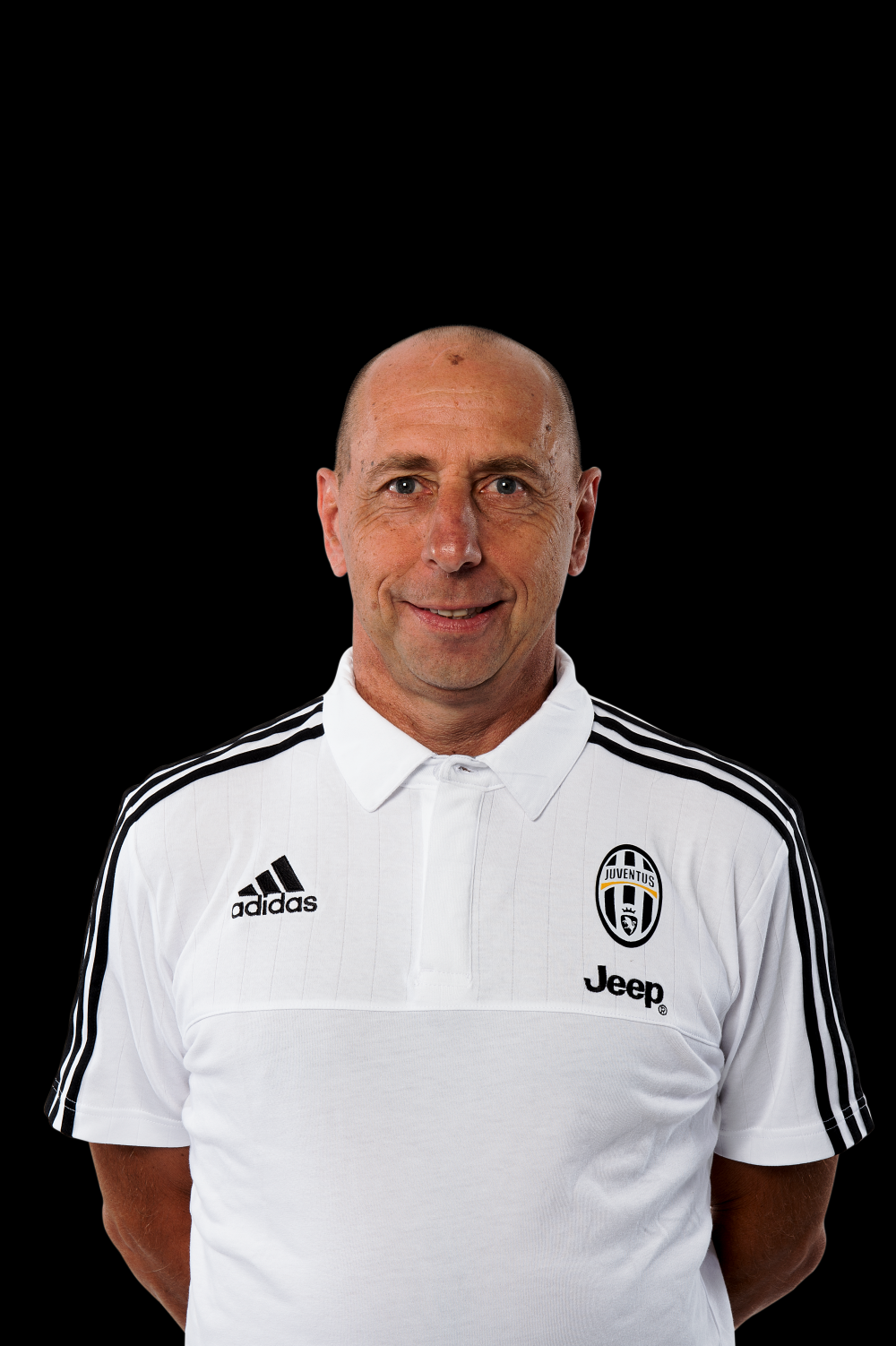 Sa cante Trompeta . Antrenorul dat afara dupa 4 luni de CFR Cluj si dupa 2 luni de Tg. Mures e in finala Ligii Campionilor contra lui Real Madrid