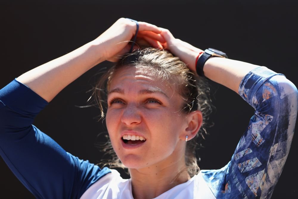 Imagine impresionanta surprinsa dupa ce Halep si Pliskova au dat mana la final. Cum au aparut cele doua! FOTO_2