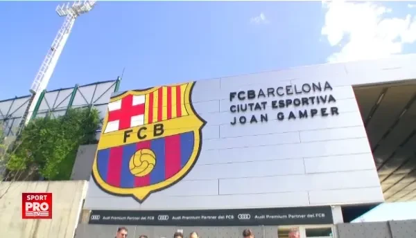 Echipa "Performanta Are Viitor" a trait experienta Barcelona: 11 pusti super talentati, acasa la Messi si Pique VIDEO