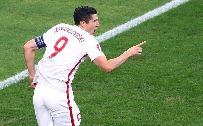 Azi ma duc sa ii fac plangere la politie lui Lewandowski: ne-a violat! Ganea, dezlantuit dupa infrangerea cu Polonia