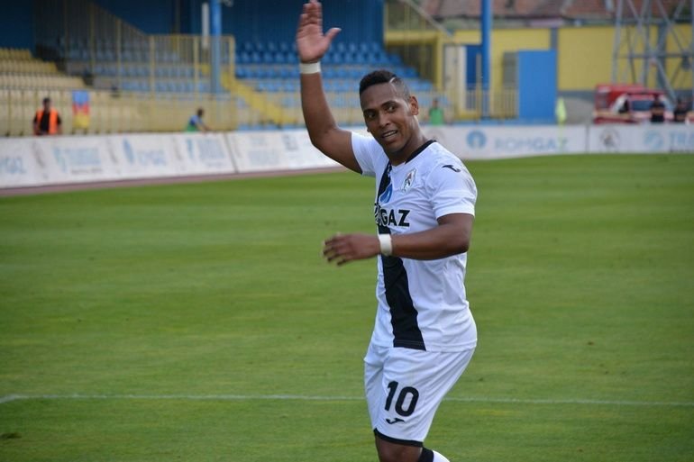 Piturca: Bai, Eric, daca slabesti 10kg, te iau cu mine . Raspunsul genial al brazilianului si ce spune despre discutiile cu Steaua si Dinamo