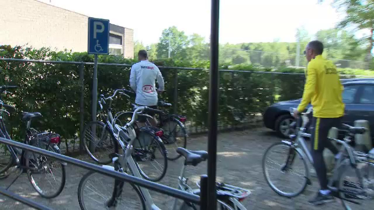 Alibec le-a dat emotii stelistilor. A intrat cu bicicleta in GARD inainte de antrenament. FOTO_3