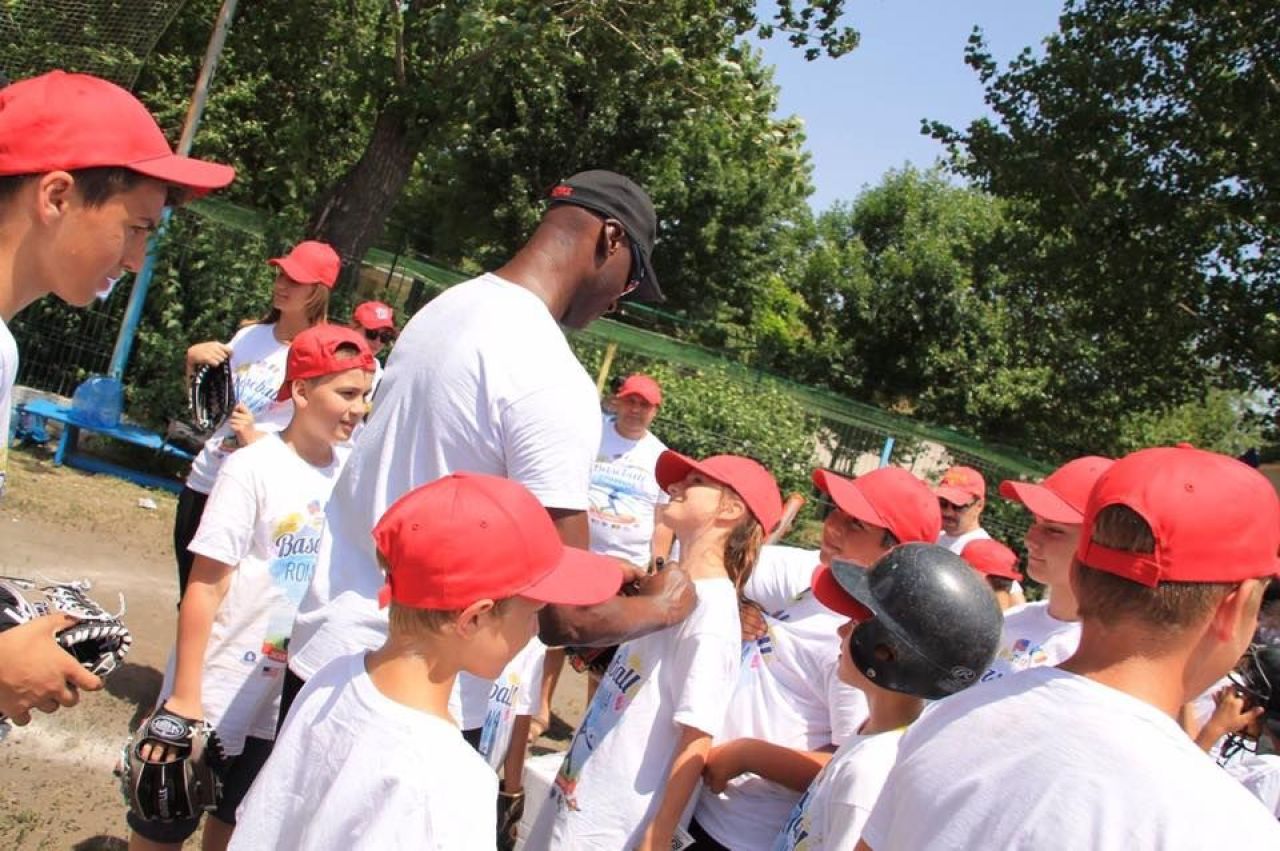 Trei legende ale baseballului american joaca miercuri la Bucuresti, in Romania - SUA. Unde va avea loc evenimentul_1
