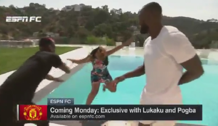 Gluma lui Pogba in timpul interviului: a aruncat-o pe jurnalista in piscina :) Ce reactie a avut fata VIDEO