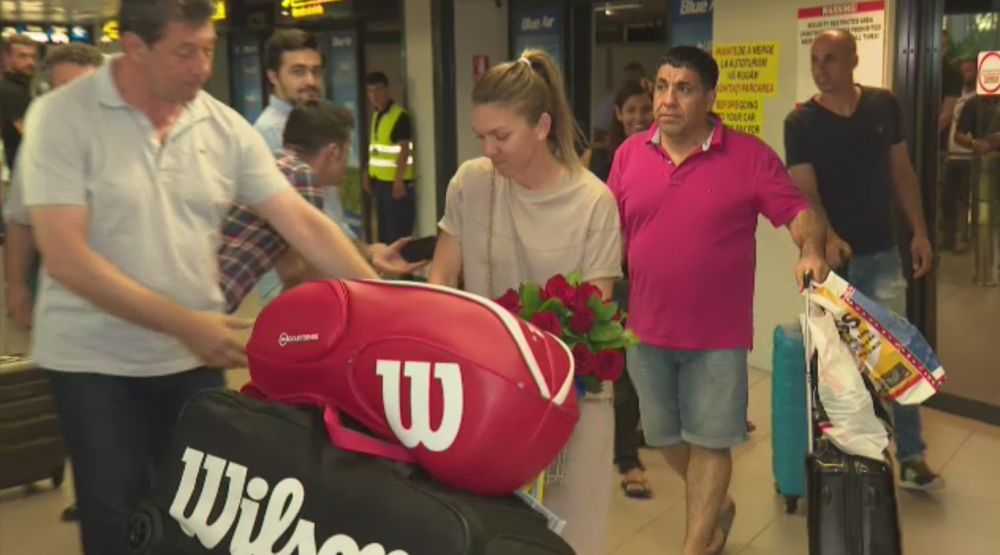 Simona Halep, primita cu aplauze si flori la Bucuresti: